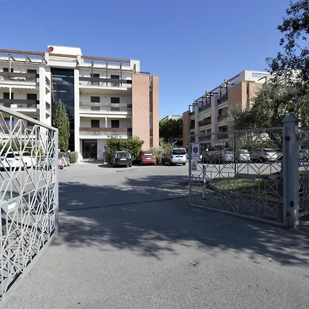 Aparthotel Le Residenze Di Santa Costanza - Mirto/corbezzolo San Vincenzo